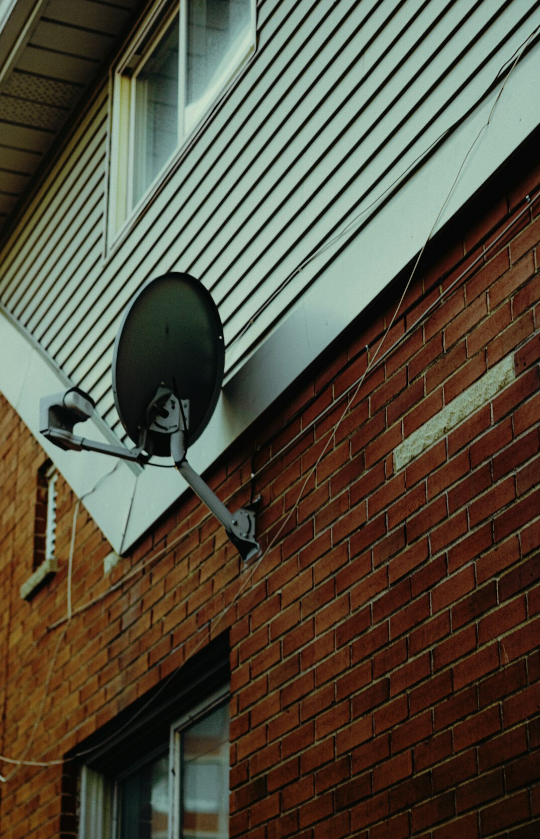satellite dish broadcasting