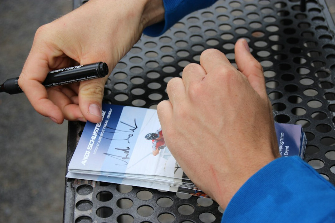 author signing books